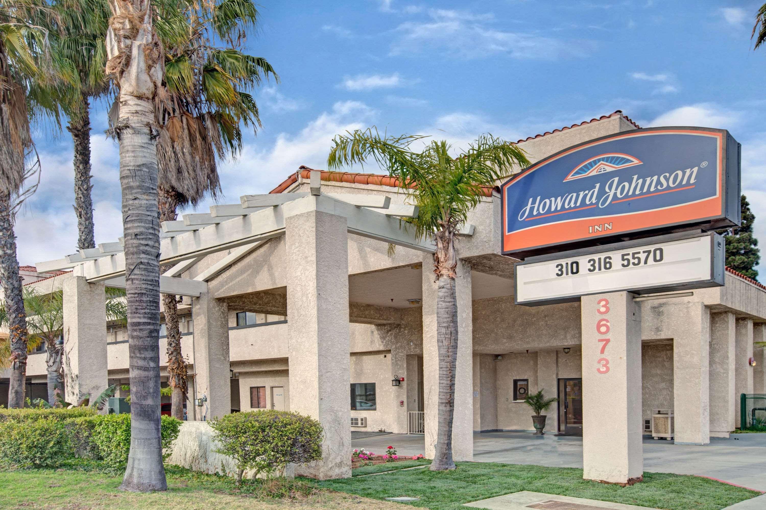 Howard Johnson By Wyndham Torrance Hotel Exterior photo