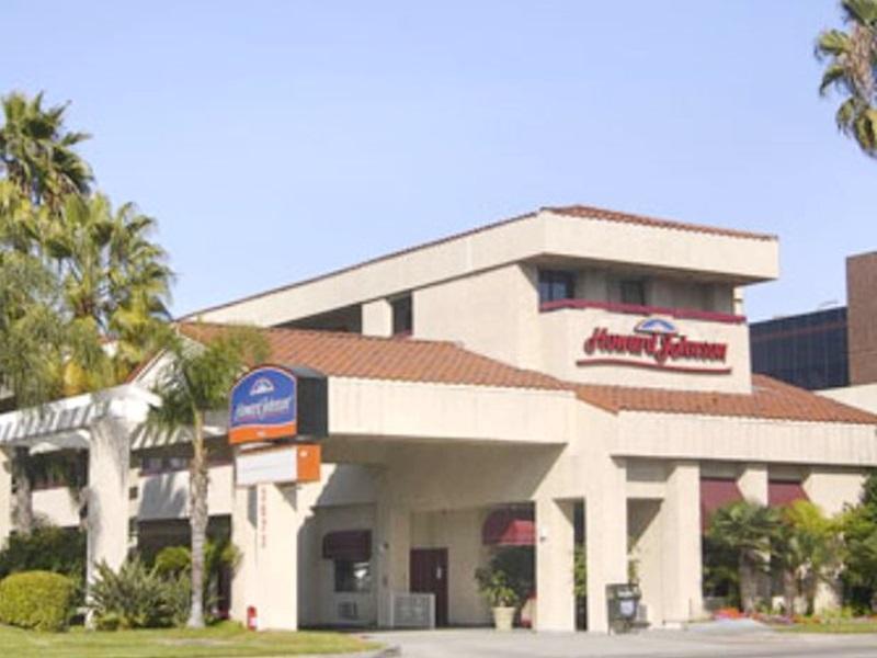 Howard Johnson By Wyndham Torrance Hotel Exterior photo