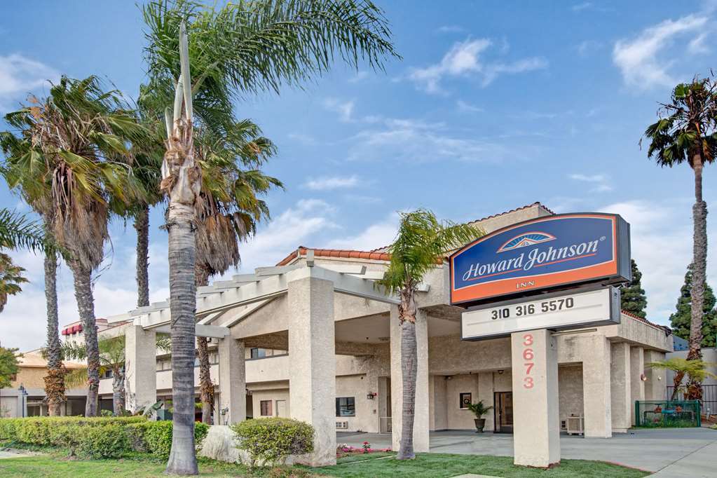 Howard Johnson By Wyndham Torrance Hotel Exterior photo